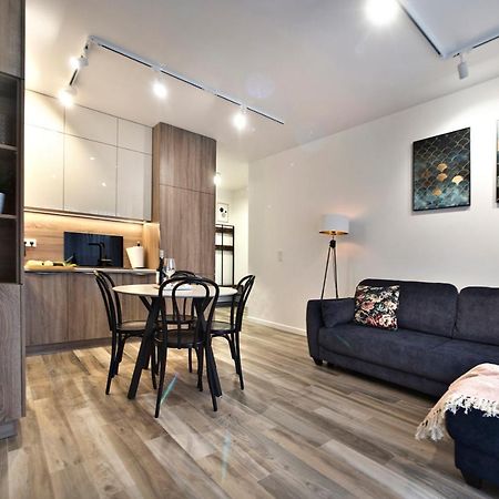 Goclaw P&O Serviced Apartments Warsaw Exterior photo